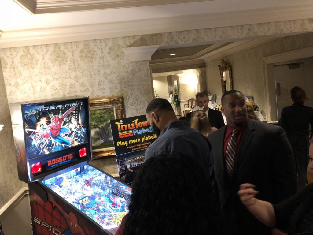 Green Bay Packers Lance Kendricks and Mike Daniels Pinball at Touchdowns for Hope 10-5-18.