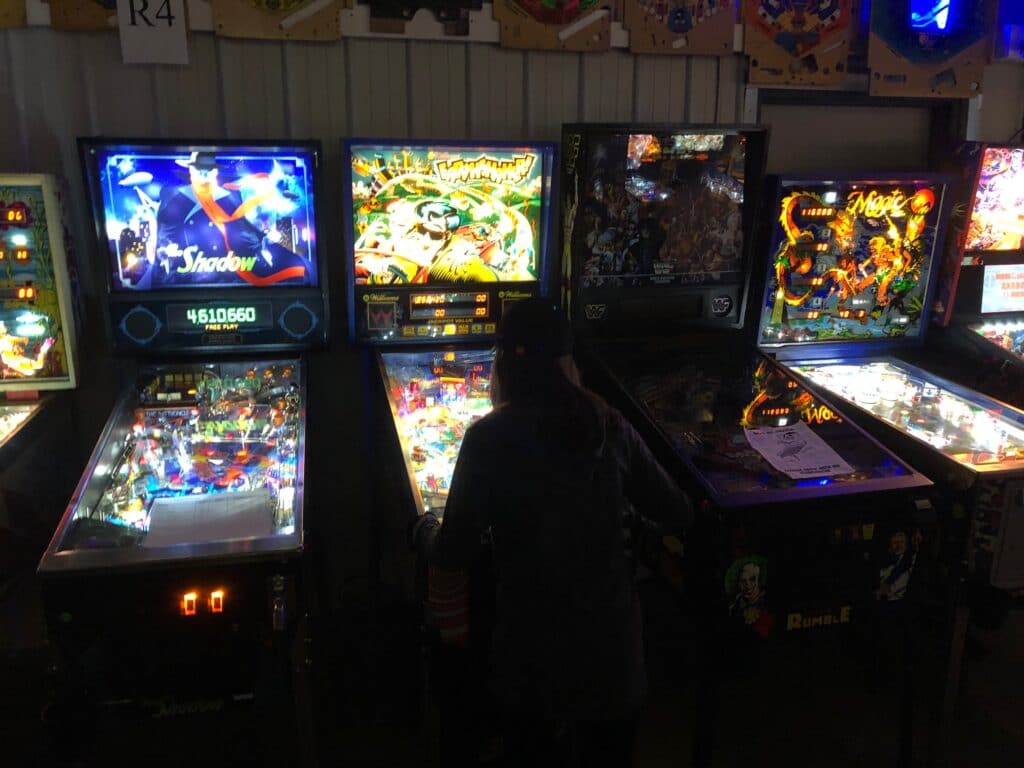Earthshaker Arcade Pinball Machine De Pere, WI