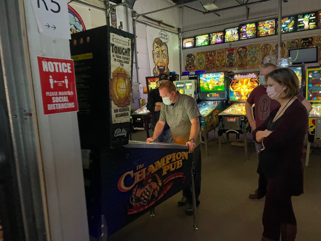 Champion Pub Arcade Pinball Machine